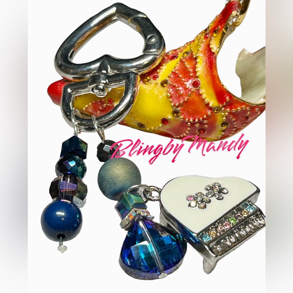 LAST ONE! Beautiful piano and crystal keychain/purse bling
